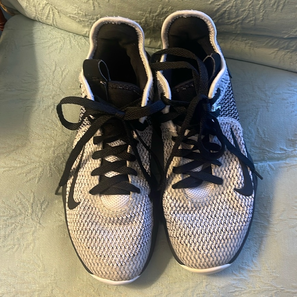 Nike sneakers.                Size 7